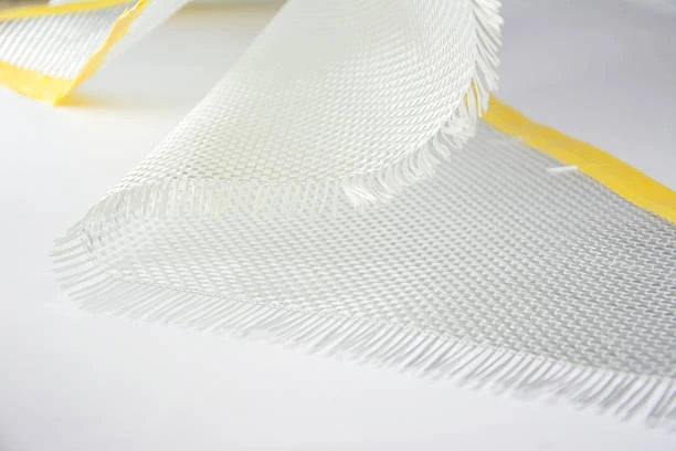 Petatillo fibra de vidrio; petatillo blanco con linea amarilla